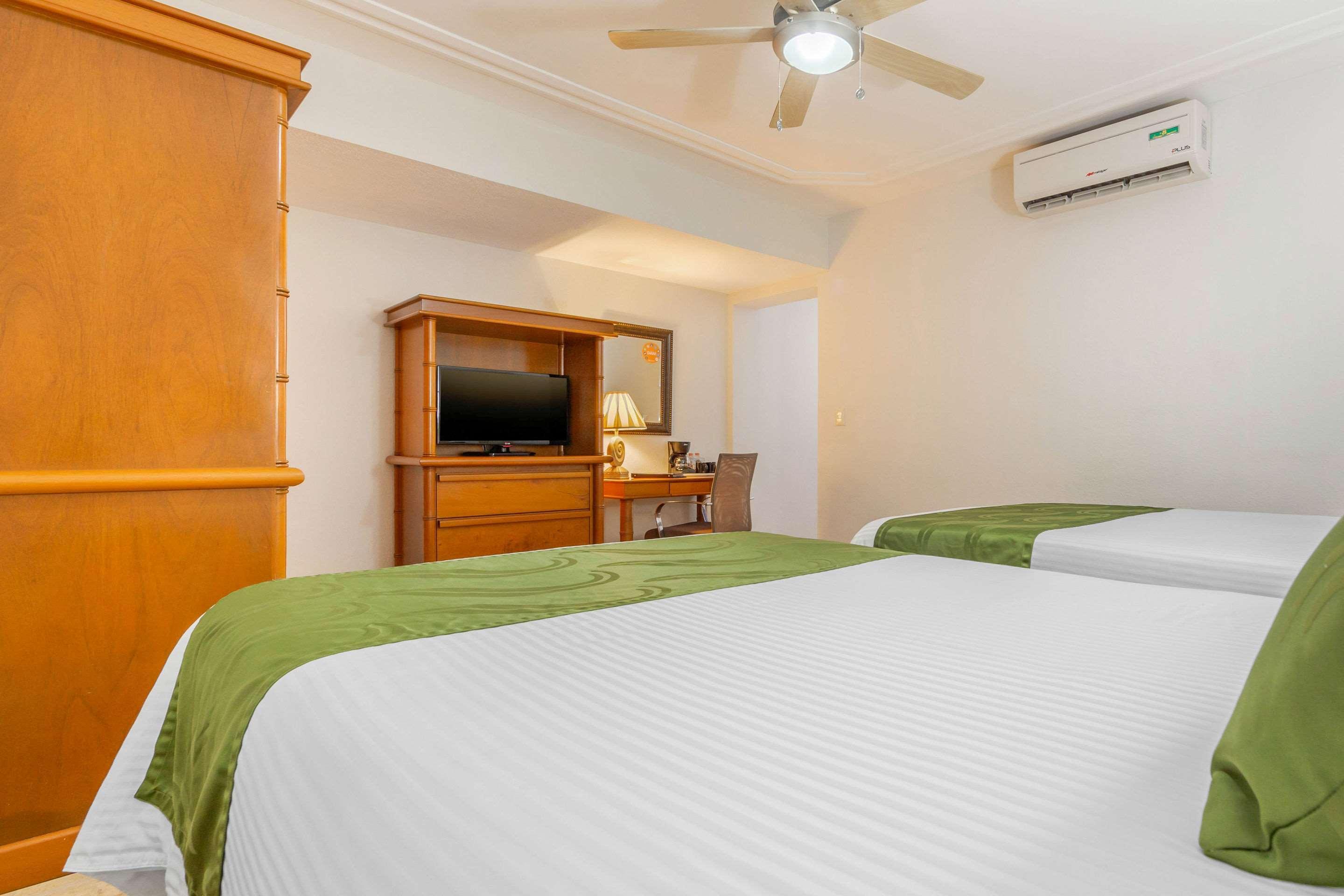 Quality Inn Масатлан Екстериор снимка