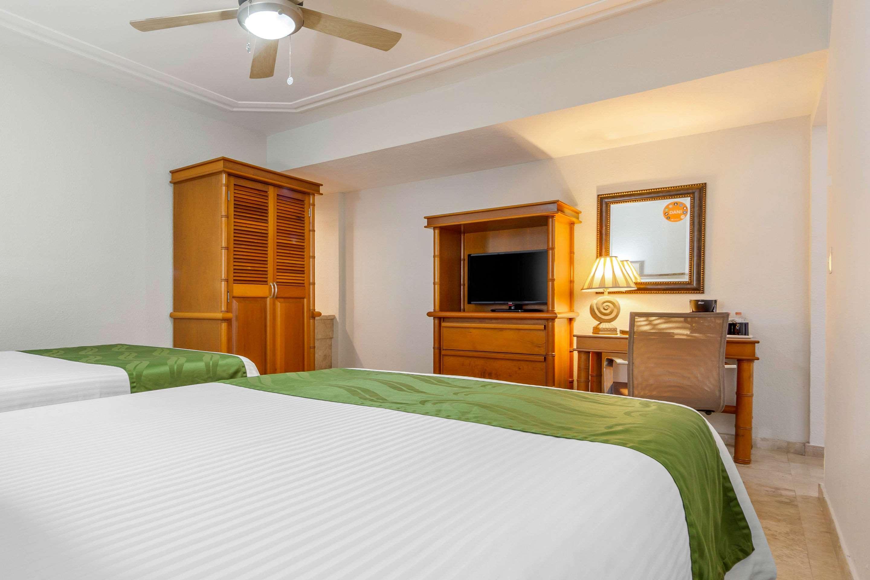 Quality Inn Масатлан Екстериор снимка